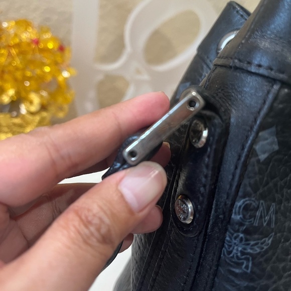 MCM BLACK VISETOS DRAWSTRING BUCKET BAG - Picture 12 of 13